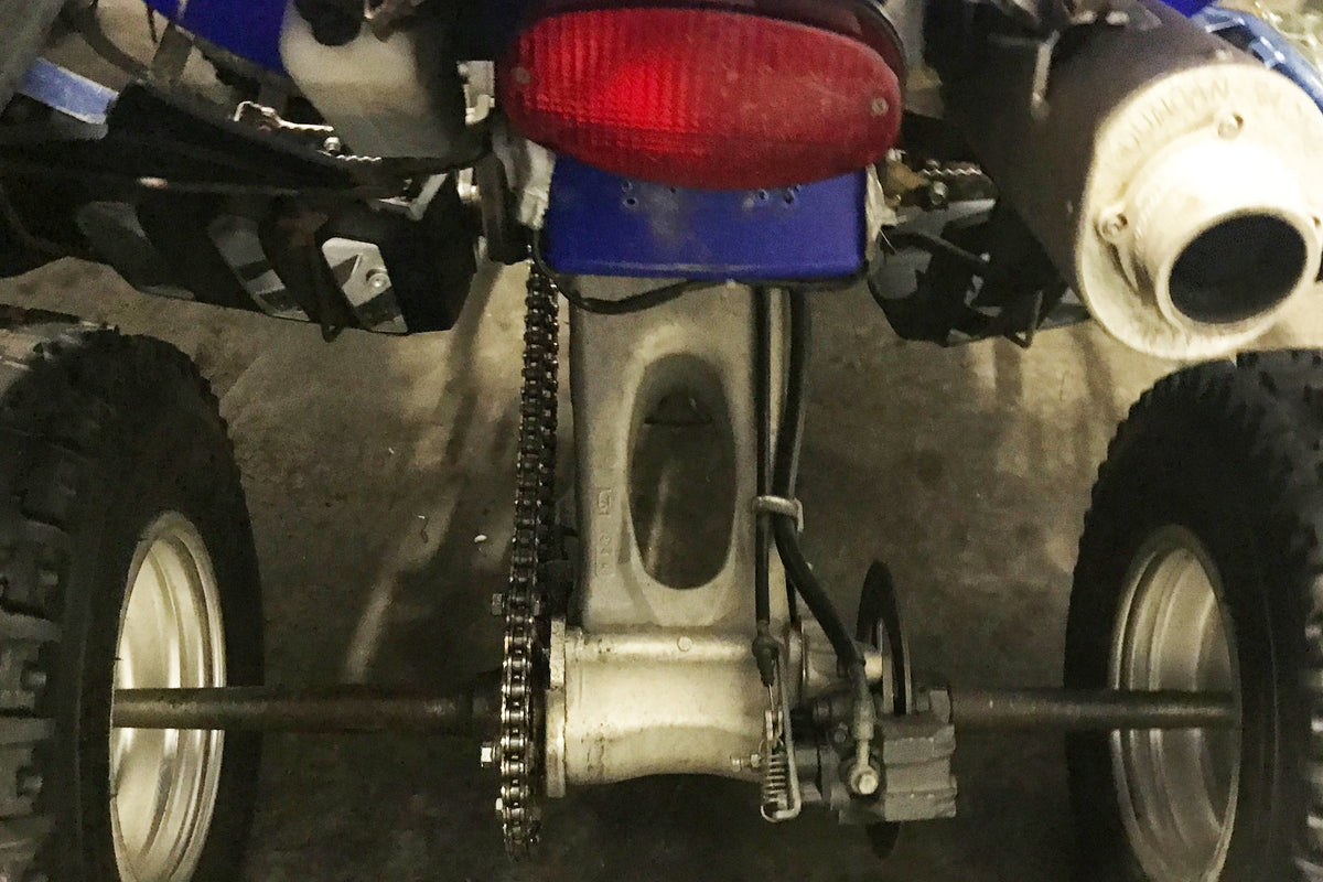 YAMAHA YFZ 450 REAR AXLE & SWING ARM / SPROCKET & DISC HSP